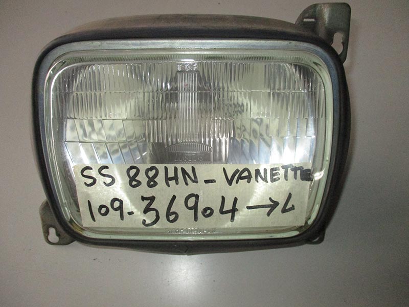 Used Nissan  HEAD LAMP LEFT